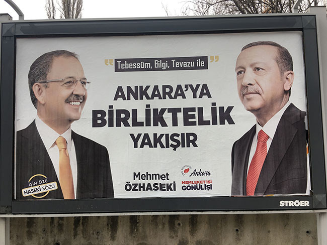 Afişlerde dikkat çeken detay! 'AK Parti adı utandırır mı?' - Resim : 2