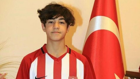 14 yaşında Fenerbahçe'ye transfer oldu - Resim : 1
