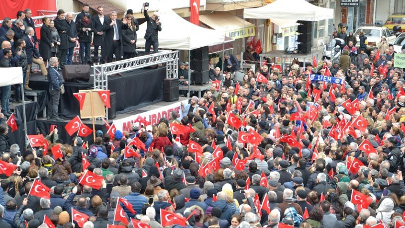 CHP İzmir'den 'Mehmet Ali Çalkaya'ya büyük destek