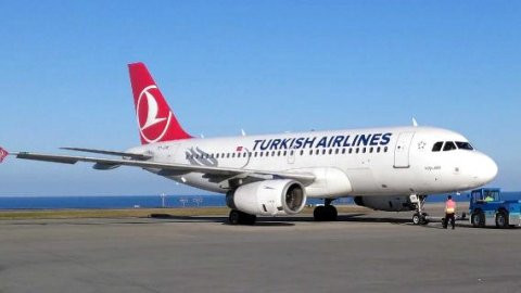 Türk Hava Yolları'ndan emekli pilot koronavirüsten hayatını kaybetti
