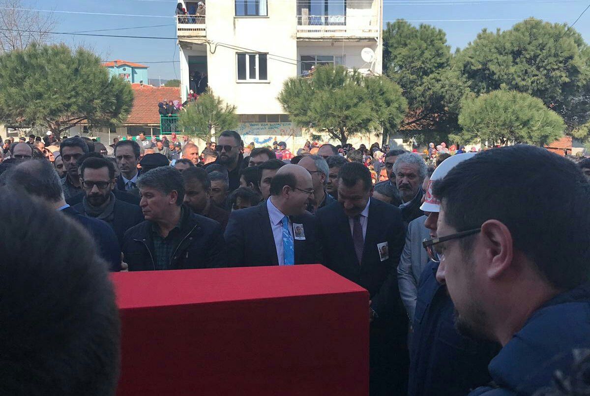 AKP'nin Balıkesir adayından şehit cenazesine saygısızlık! - Resim : 1