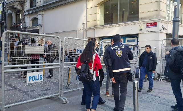 Kadın yürüyüşüne engel! İstiklal Caddesi kapatıldı - Resim : 2