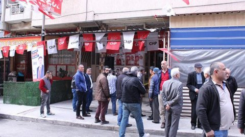 Provokasyon! İzmir'de CHP'nin seçim bürosuna silahlı saldırı