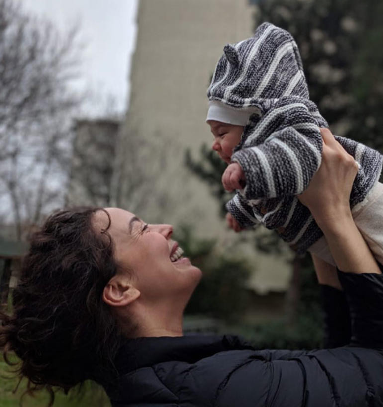 Azra Akın'dan bebeğiyle yeni fotoğraf - Resim : 1