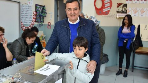 İzmir'de sandık mesaisi: Siyasilerden önemli mesajlar - Resim : 3