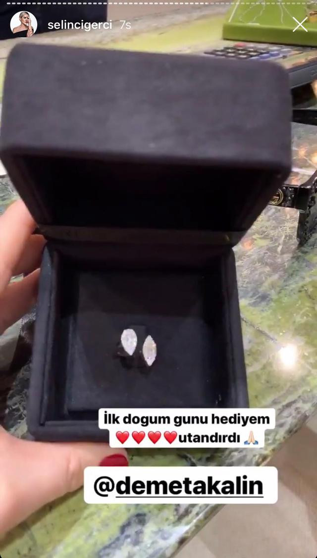 Demet Akalın'dan Selin Ciğerci'ye doğum günü hediyesi - Resim : 1