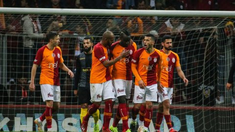 Galatasaray liderle farkı 3'e indirdi!