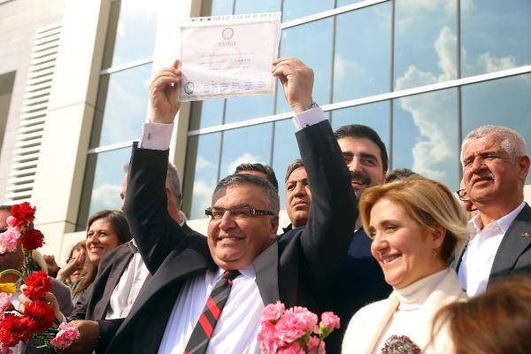 Kırklareli Belediye Başkanı Kesimoğlu, mazbatasına aldı - Resim : 1
