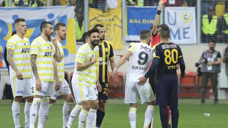 Derbi öncesi Fenerbahçeli futbolcuya şok! - Resim : 1