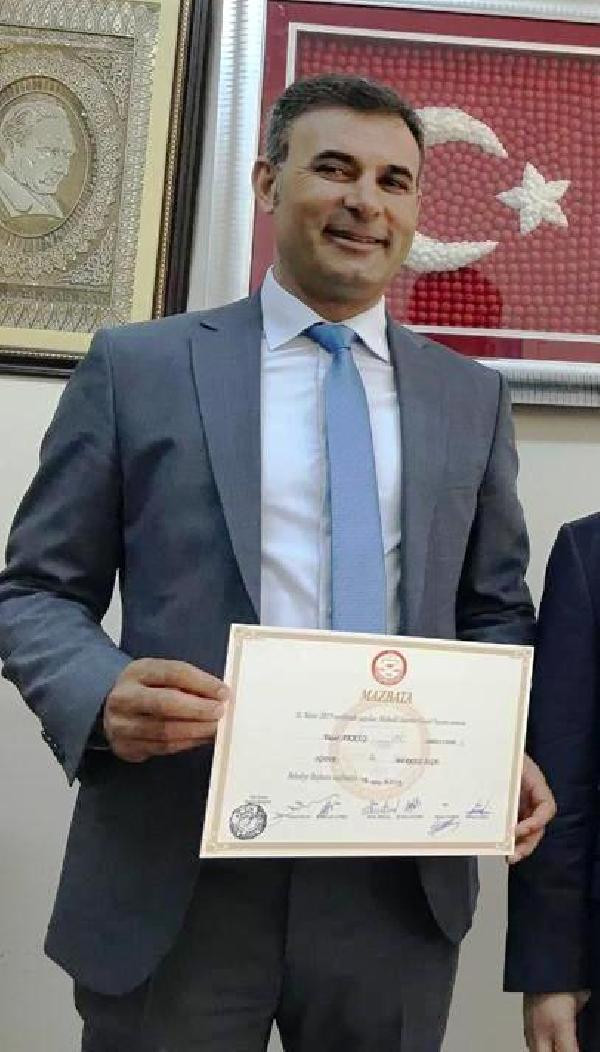 Iğdır Belediye Başkanı HDP'li Yaşar Akkuş mazbatasını aldı - Resim : 1