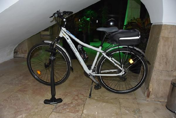 Tunç Soyer'in bisikleti belediyeye getirildi - Resim : 1