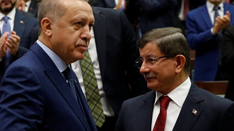 Davutoğlu: Erdoğan'ın benden isteği 'Başbakan gibi görün ama başbakan gibi olma' idi