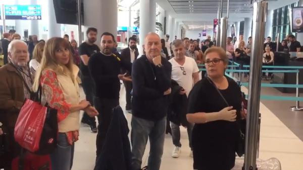 İstanbul Havalimanı'nda yolcudan personele hakaret - Resim : 1