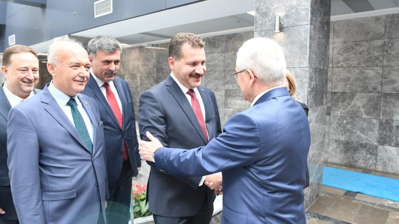 YSK Başkanı'na AKP'den dikkat çeken ziyaret - Resim : 3