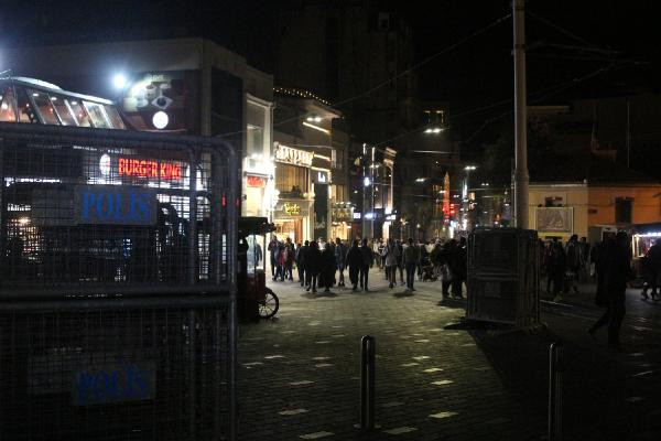 Taksim'de 1 Mayıs önlemleri sürüyor - Resim : 1