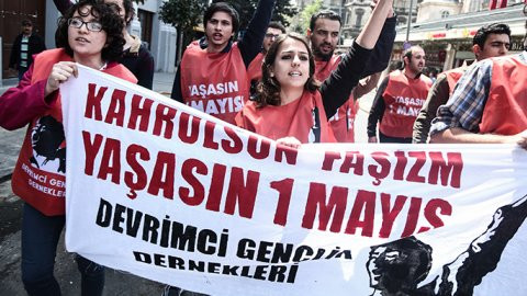 Taksim'e çıkmak isteyen DGD'lilere müdahale: 14 gözaltı