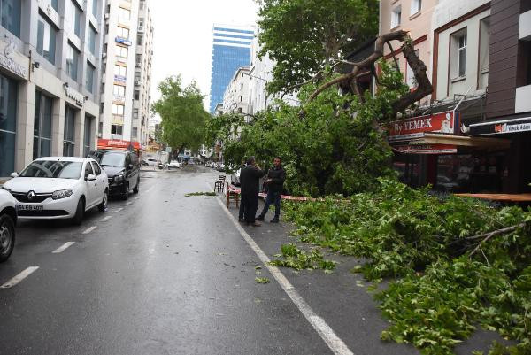İzmir'de vapur seferlerine fırtına engeli - Resim : 1
