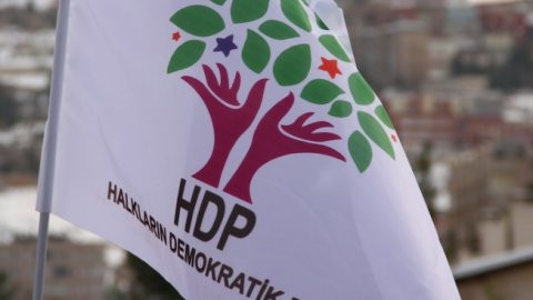 Diyarbakır'daki saldırı sonrası HDP İlçe Başkanı gözaltına alındı