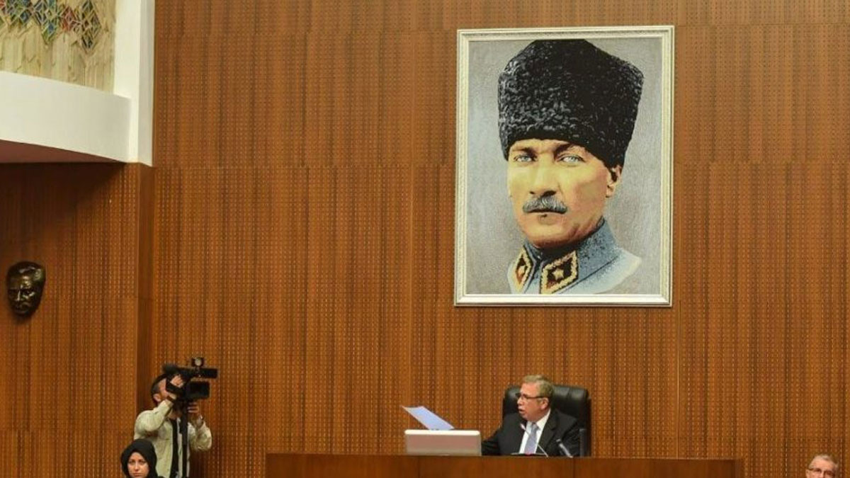 Mansur Yavaş'tan belediye meclisinde Atatürk hamlesi - Resim : 1