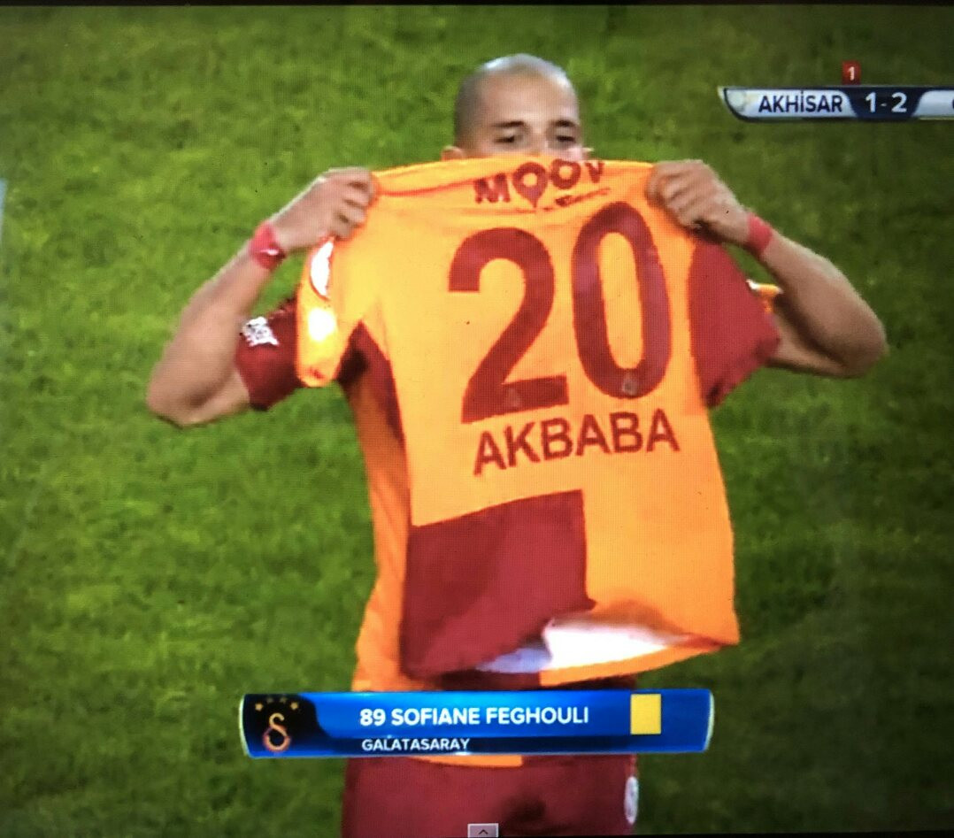 Galatasaray'ın yıldızları Emre Akbaba'yı unutmadı - Resim : 1