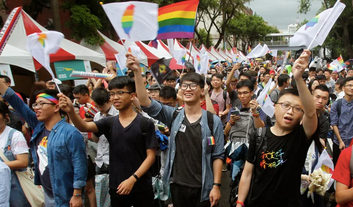 Asya'da bir ilk: Tayvan'da eşcinsel evlilik yasallaştı - Resim : 1