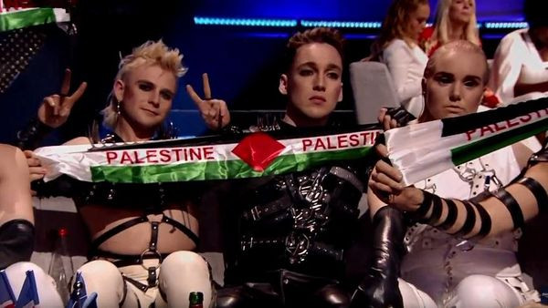 Eurovision finaline protestolar damga vurdu - Resim : 2