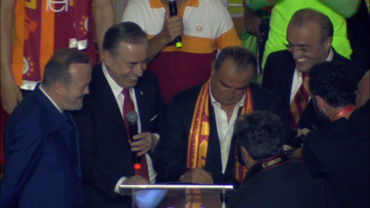Fatih Terim imzayı attı! 5 yıl daha Galatasaray'da - Resim : 1