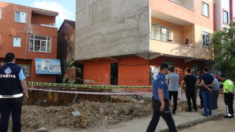 FLAŞ! Sancaktepe'de 4 katlı binada çökme meydana geldi - Resim : 1