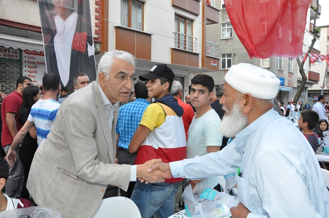 Sultangazi CHP’den yoğun katılımlı sokak iftarı - Resim : 2