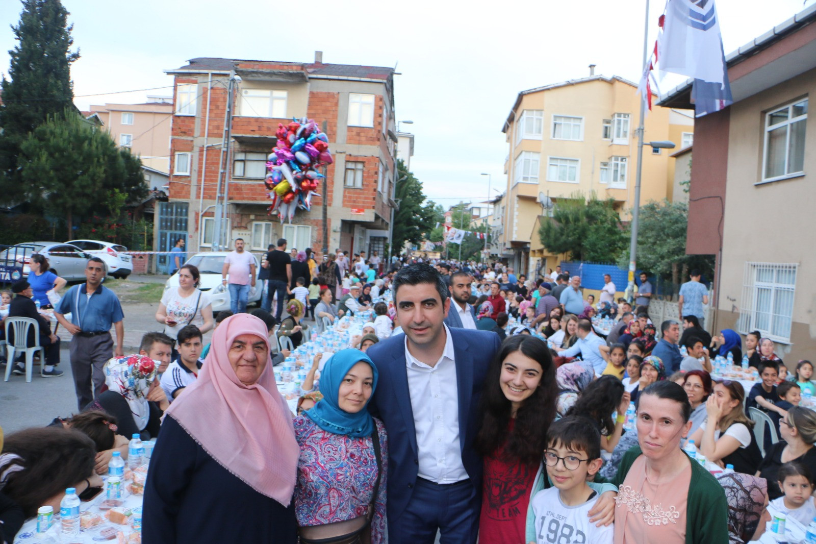 Kartal'da ramazan sofraları, kardeşlik ve barışın buluşma noktası oldu - Resim : 2