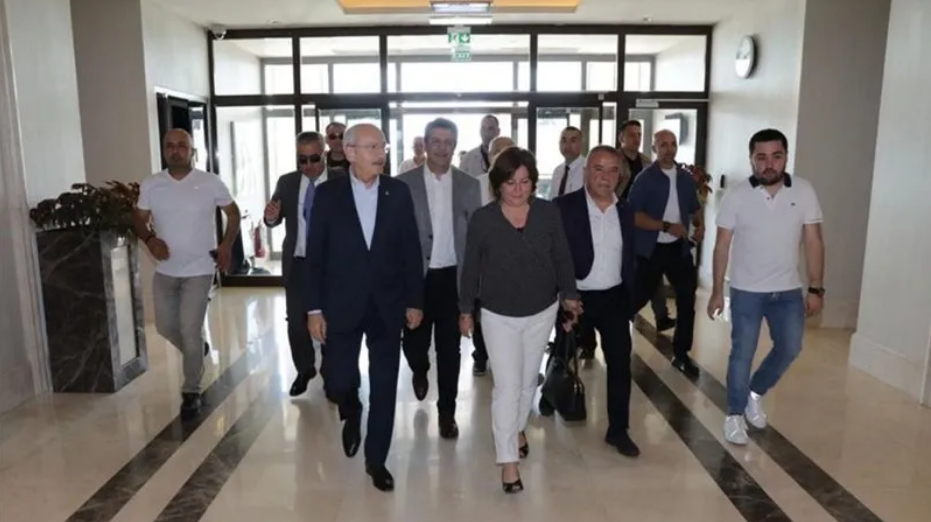 Kılıçdaroğlu, Antalya'da Baykal'ı ziyaret etti - Resim : 1