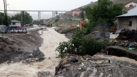 Ankara’da sele kapılan bir kadın hayatını kaybetti