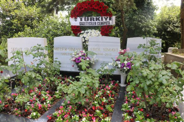 Erol Simavi mezarı başında anıldı - Resim : 2