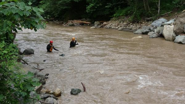 Sel felaketinde kayıp 3 kişi aranıyor - Resim : 1