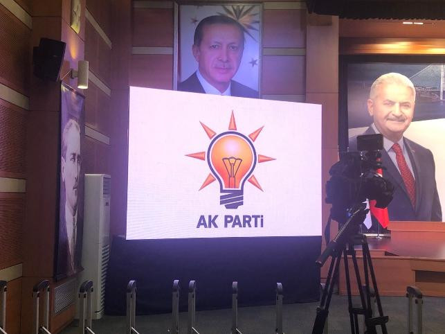 AKP İstanbul İl Merkezi’nde ekranlar kapatıldı - Resim : 1