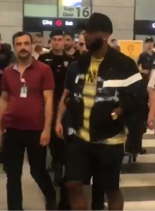 Adı Galatasaray'la anılan Ryan Babel İstanbul'a geldi - Resim : 1