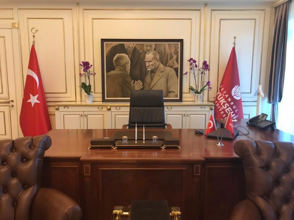 Ekrem İmamoğlu'nun makam odasında 'Atatürk' değişikliği - Resim : 1