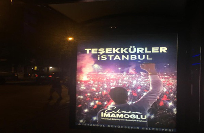 İşte İstanbul sokaklarını süsleyen Ekrem İmamoğlu afişi - Resim : 1
