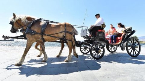 İzmir'de fayton dönemi sona erdi