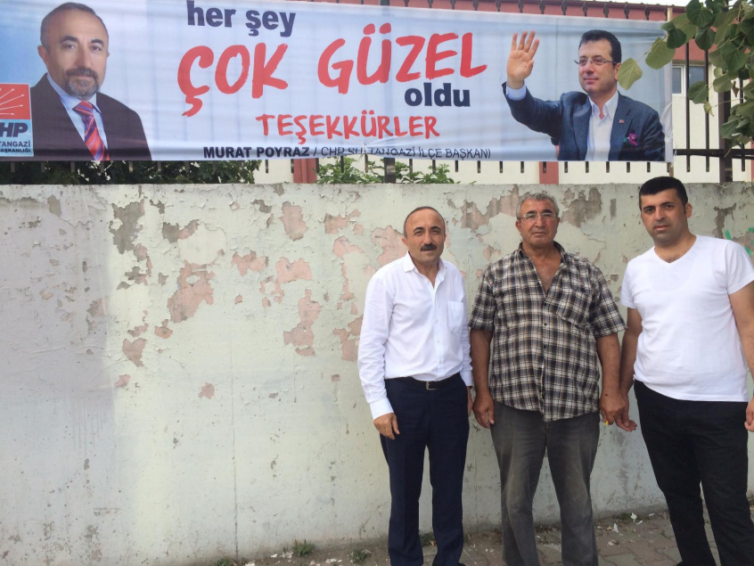 CHP'li başkan Sultangazi'yi 'Her şey çok güzel oldu' afişleri ile donattı - Resim : 1