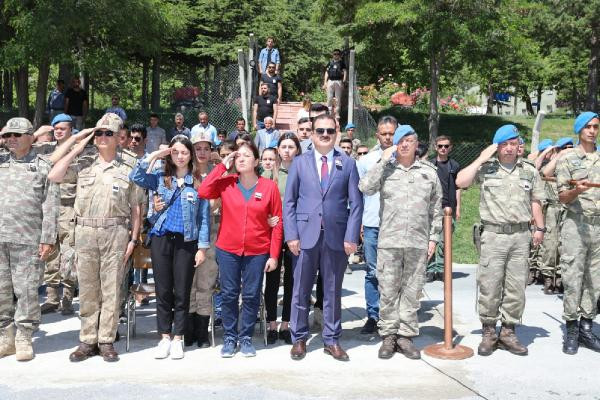 Şehit Teğmen Güngör Dolunay için Hakkari'de tören - Resim : 1