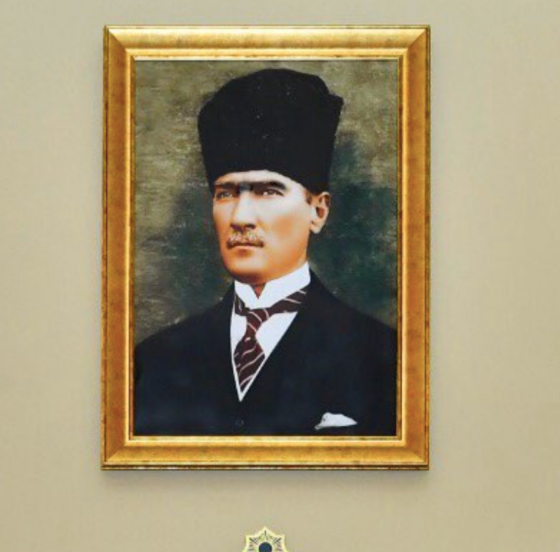 İstanbul Valiliği'nden skandal paylaşım: Atatürk'ün fotoğrafı ile oynadılar - Resim : 2