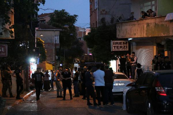 Beyoğlu'nda çocuğa taciz iddiası mahalleliyi sokağa döktü - Resim : 1