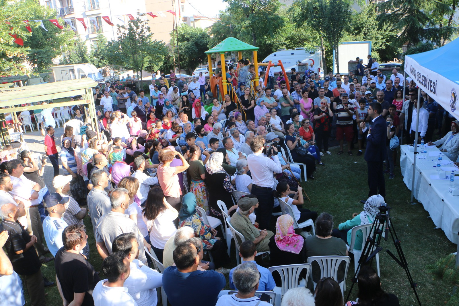 Başkan Gökhan Yüksel, Topselvi Mahallesi'nde vatandaşlarla buluştu - Resim : 1