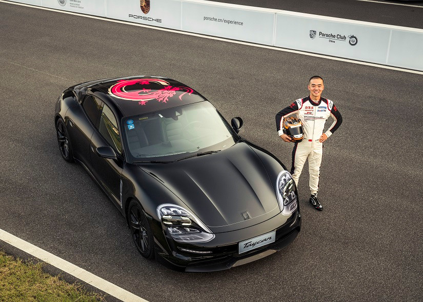 Porsche'nin elektrikli spor otomobili 'Taycan' Çin’de ilk kez piste çıktı - Resim : 1