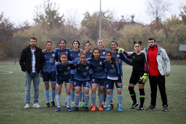 Mehmet Topal'dan Kızlar Spor Kulübü'ne farkındalık yaratacak destek - Resim : 1