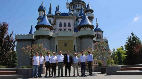 Karşıyaka Belediye Başkanı Cemil Tugay'dan Yılmaz Büyükerşen'e ziyaret - Resim : 1