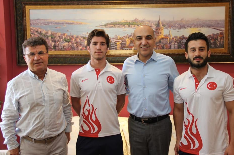 Şampiyon yüzücüden Başkan Kerimoğlu'na ziyaret - Resim : 1