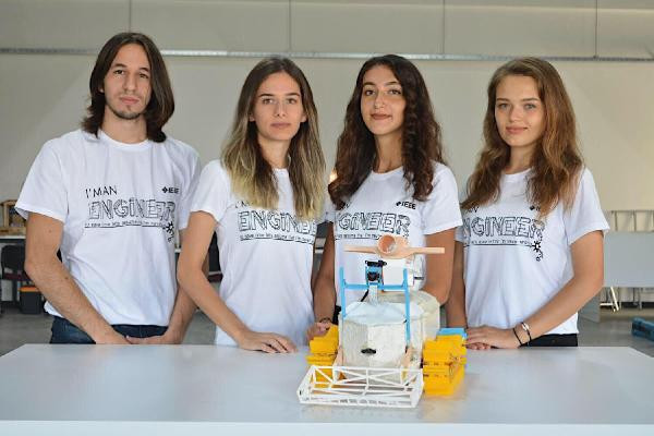 Üniversite öğrencilerinin denizdeki plastikleri temizleyen robotu ABD'de finale kaldı - Resim : 1