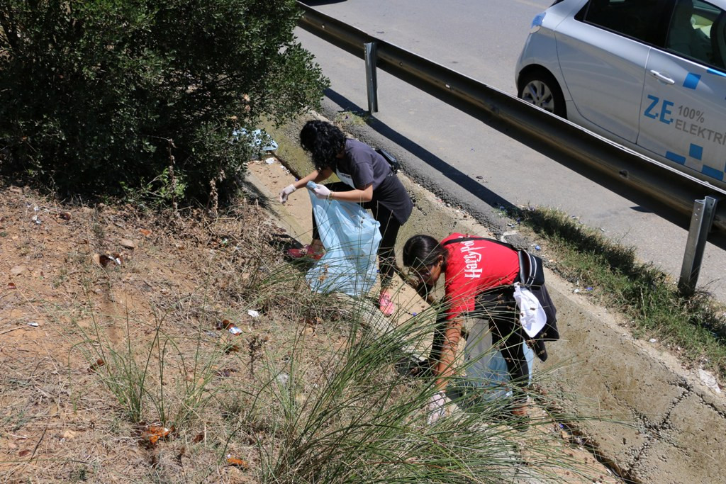 Kartal Cemevi üyeleri ve çevre gönüllülerinden Aydos Ormanı’nda temizlik - Resim : 1